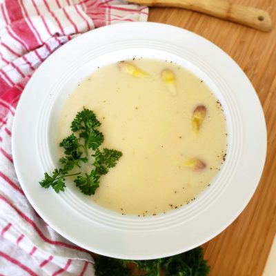 Supë krem me shparguj të bardhë